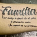 Tatuaje de Familia lettera